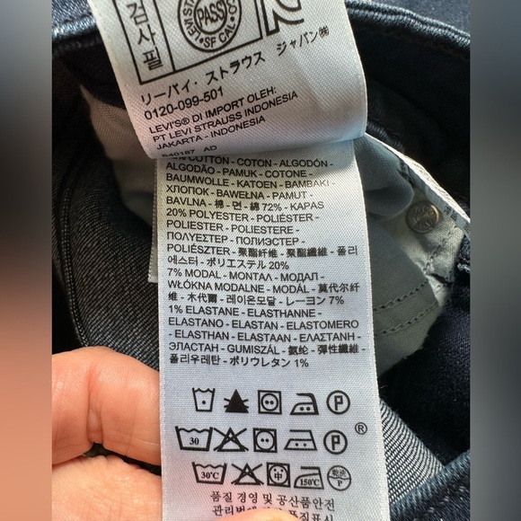 A12- Levi Red Tab 711 Skinny Jeans Dark Wash sz 27 - Picture 4 of 6
